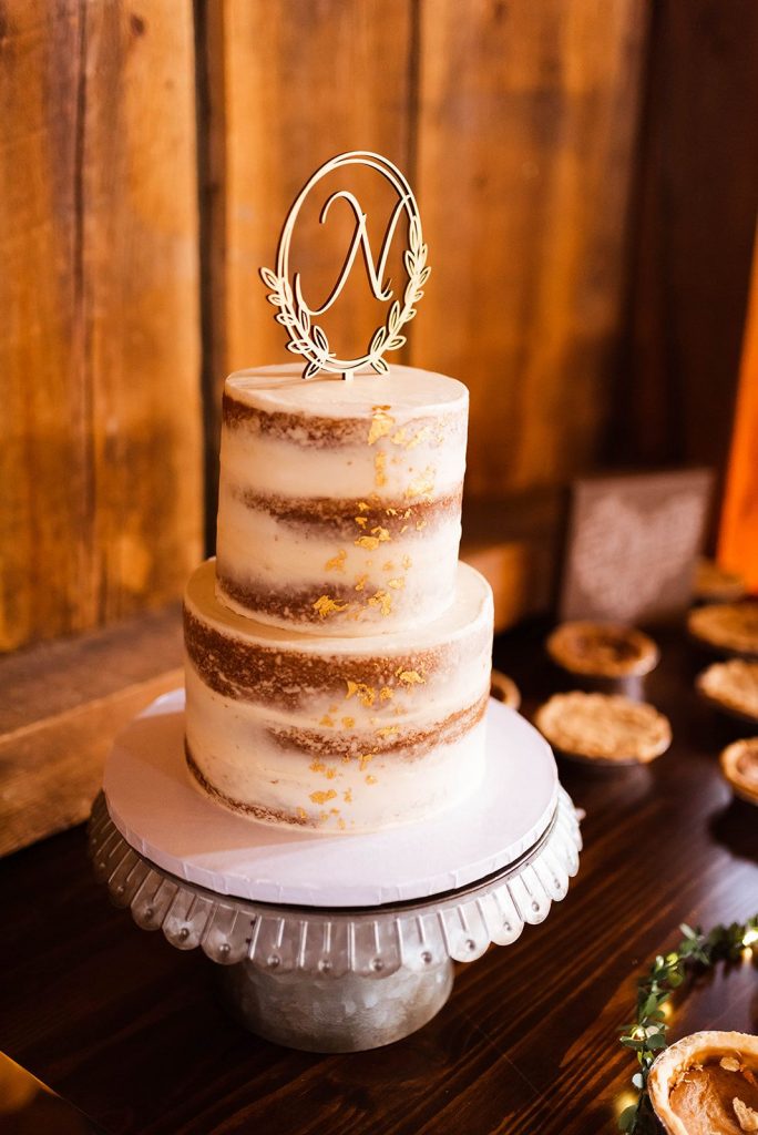 Wisconsin fall wedding cake