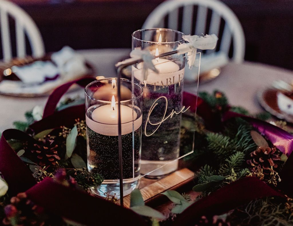 winter wedding table decor in WI