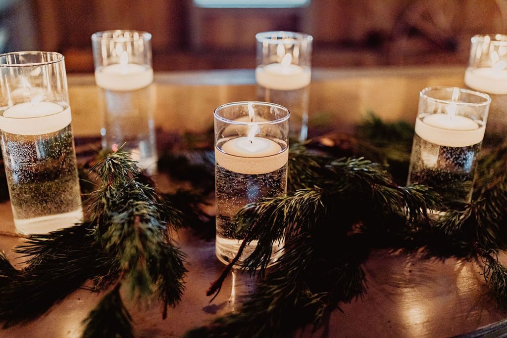 winter wedding table decor in Wisconsin